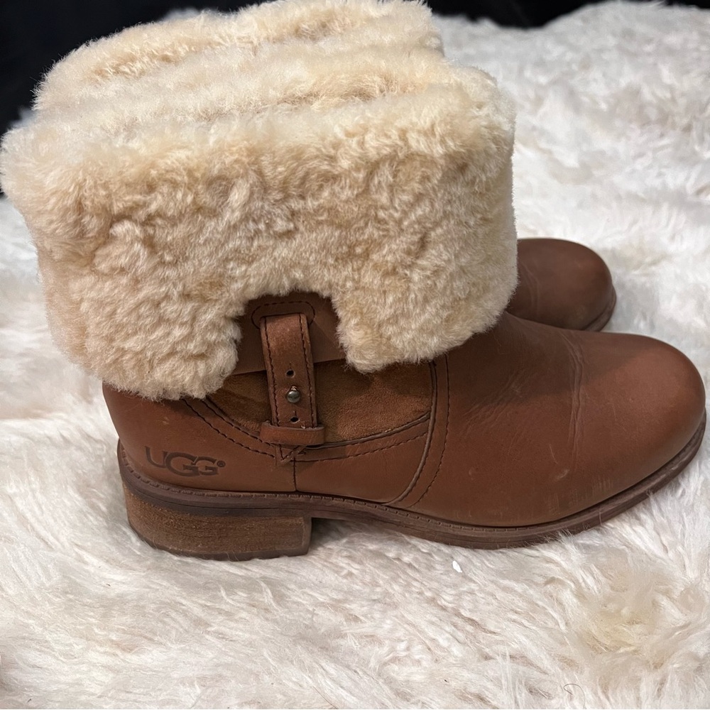 UGG Bodie Genuine Shearling Cuff Boot sz 7.5
